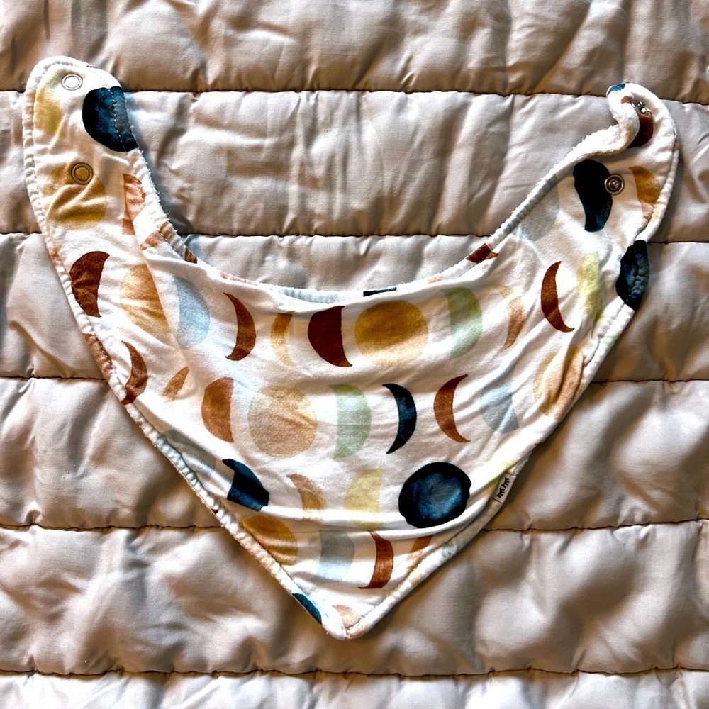 Little Sleepies Luna Neutral Bib